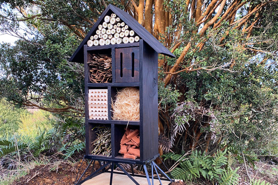 Hotel de insectos, modelo Bombus