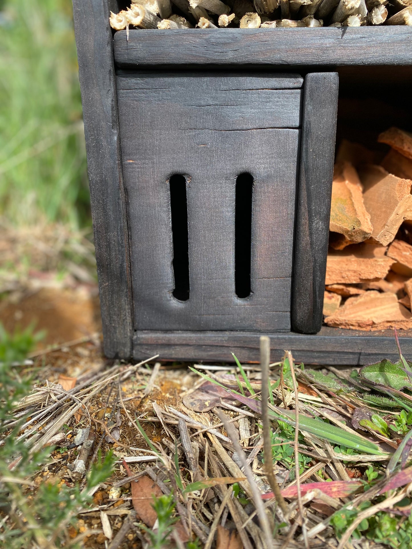 Hotel de insectos, modelo Bombus