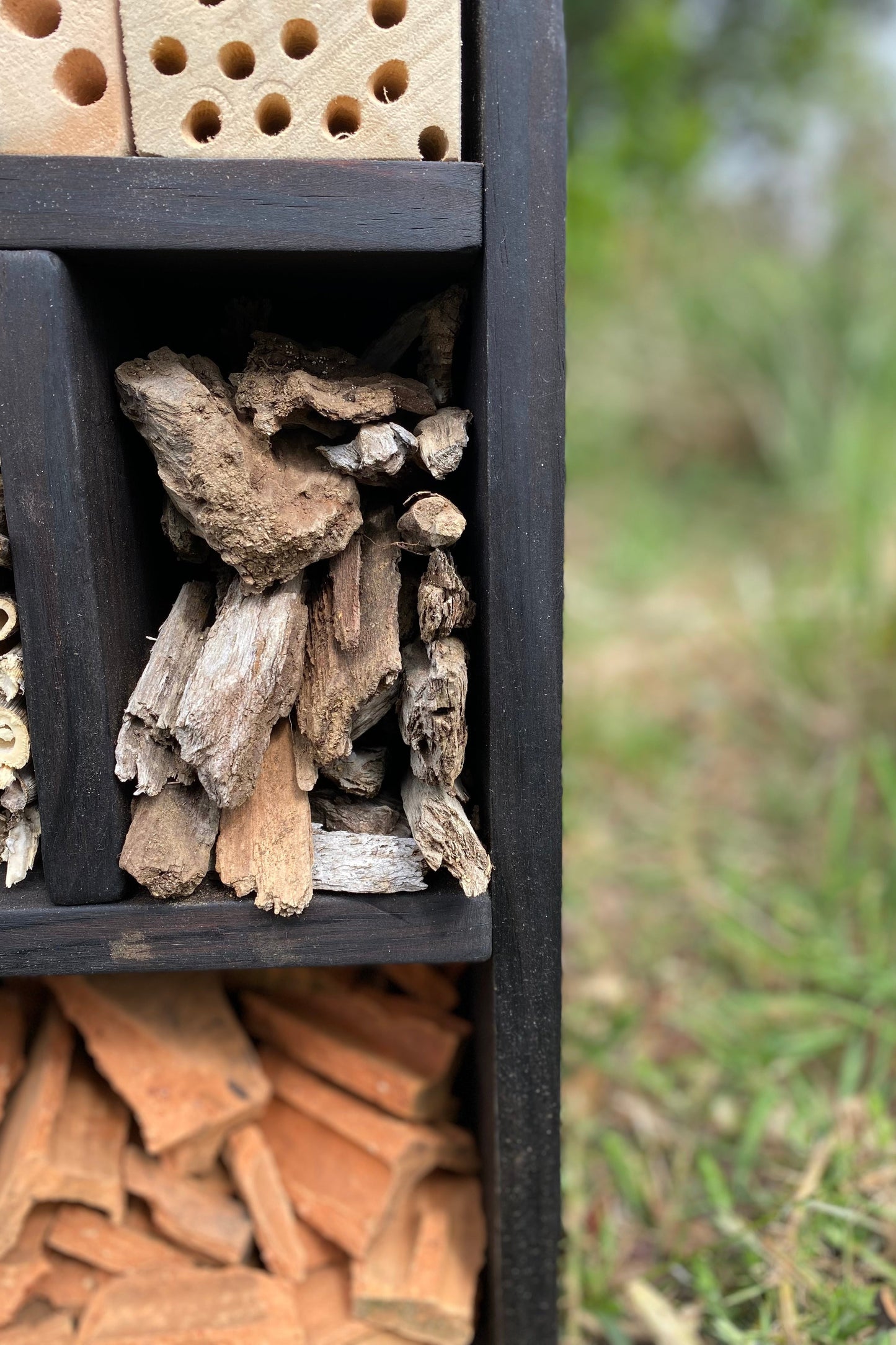 Hotel de insectos, modelo Bombus